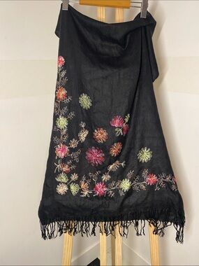 Pashmina 70% Pashmina 30% Silk Embroidered Floral Fringe Shawl Wrap Black